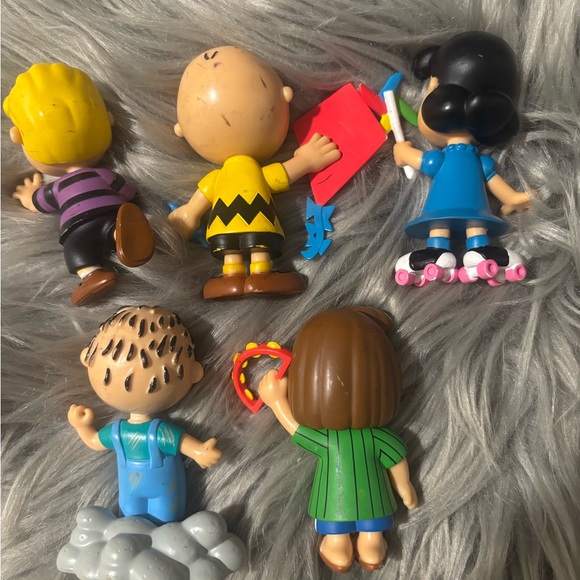 Peanuts Gang PVC Figurine Set By Just Play - Picture 2 of 16